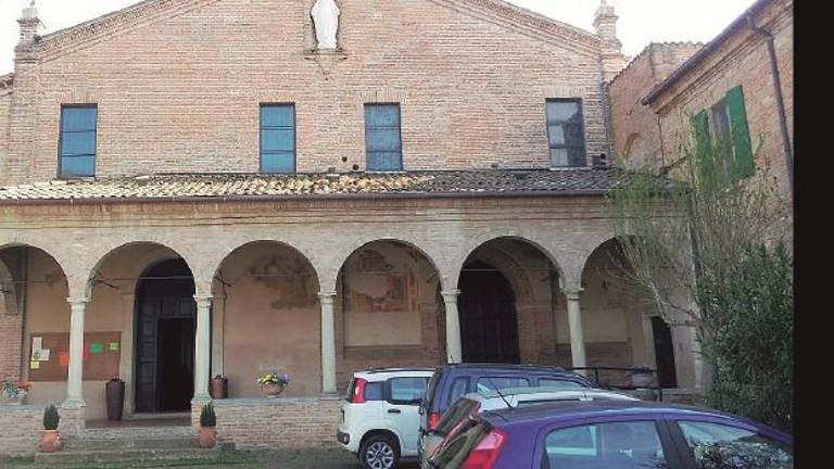 Suora mette in fuga il ladro: frati derubati in convento Suora mette in fuga il ladro: frati derubati in convento