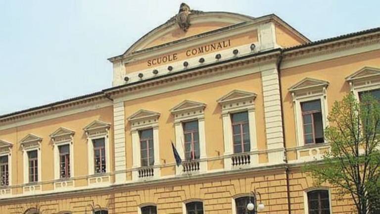 Ladri alle elementari a Santarcangelo, gli alunni restano senza tablet, computer e stereo Ladri alle elementari a Santarcangelo, gli alunni restano senza tablet, computer e stereo