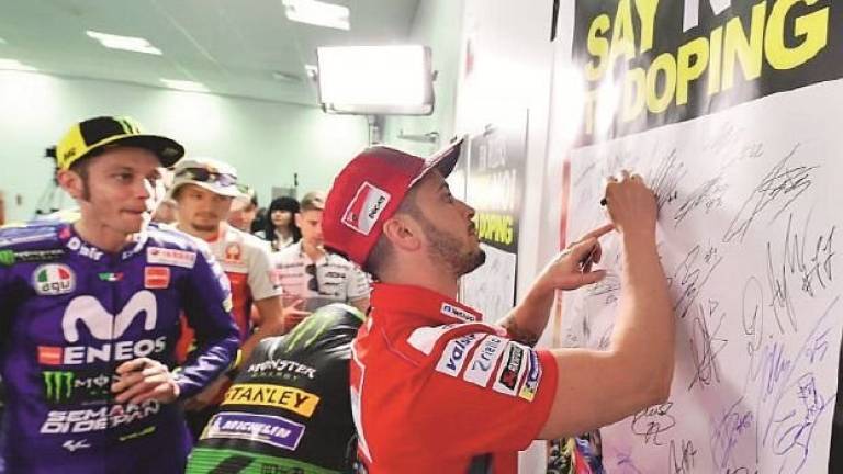 Dovizioso, che inizio. Ma tutta la Ducati va forte nelle libere Dovizioso, che inizio. Ma tutta la Ducati va forte nelle libere