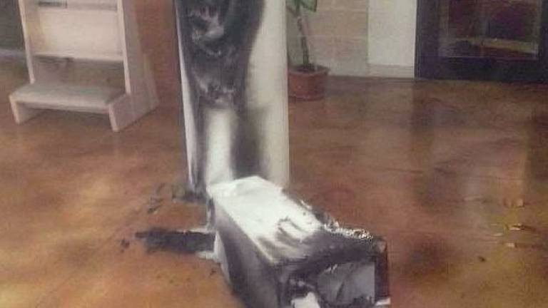 Incendiata la chiesa Madonna della neve: liquido infiammabile sul portariviste Incendiata la chiesa Madonna della neve: liquido infiammabile sul portariviste