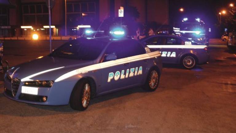 Pestato dal branco in via Maggiore, diciottenne in prognosi riservata Pestato dal branco in via Maggiore, diciottenne in prognosi riservata