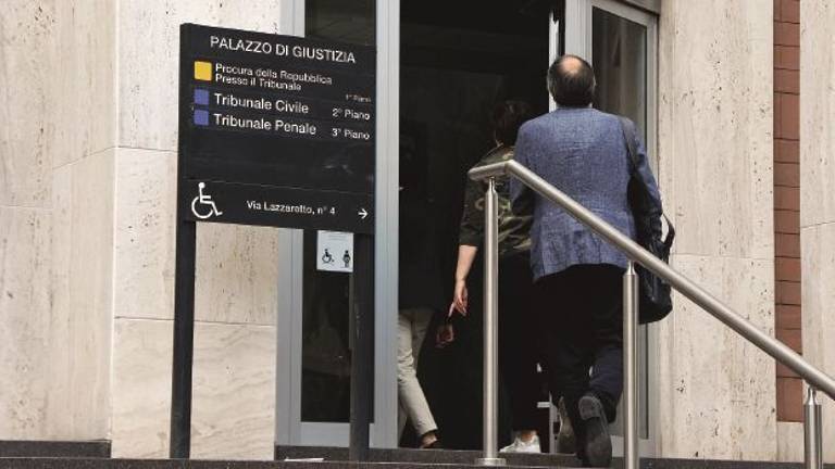 Cliente pestato a Capodanno, condannato gestore del bar Cliente pestato a Capodanno, condannato gestore del bar