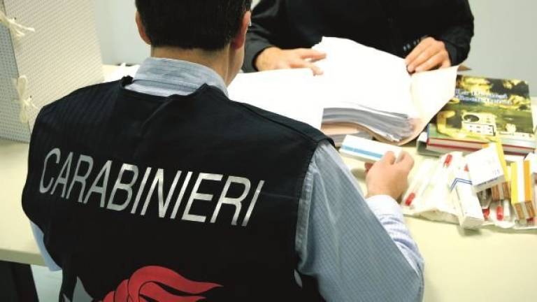 Ispezione dei Nas in 20 scuole di Ravenna, caccia alle autocertificazioni false Ispezione dei Nas in 20 scuole di Ravenna, caccia alle autocertificazioni false