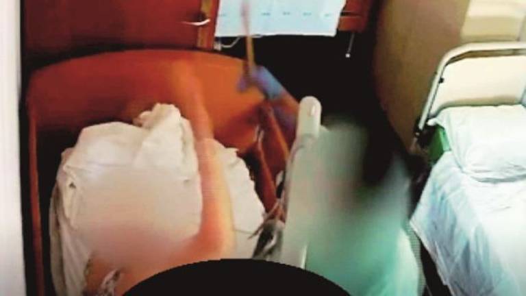 Botte agli anziani nell'altra struttura degli orrori di Rimini, gli operatori piangono e chiedono scusa Botte agli anziani nell'altra struttura degli orrori di Rimini, gli operatori piangono e chiedono scusa