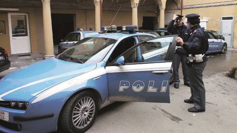 «Piccioni morti, topi e scarafaggi: condizioni igienico sanitarie disastrose nel commissariato» «Piccioni morti, topi e scarafaggi: condizioni igienico sanitarie disastrose nel commissariato»