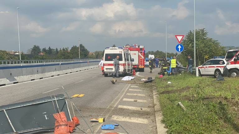 Cesena, auto si ribalta sulla E45: due morti VIDEO Cesena, auto si ribalta sulla E45: due morti VIDEO