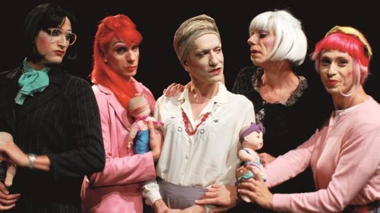Il Re Lear diventa la Regina Lear. Shakespeare sì, ma “en travesti” Il Re Lear diventa la Regina Lear. Shakespeare sì, ma “en travesti”
