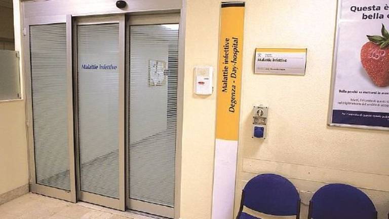 Riccione, studente ricoverato per tubercolosi: profilassi per prof e compagni Riccione, studente ricoverato per tubercolosi: profilassi per prof e compagni