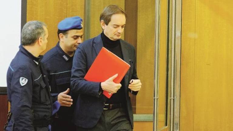 Cagnoni insulta l'ex suocera: «Avete plagiato mia figlia» Cagnoni insulta l'ex suocera: «Avete plagiato mia figlia»