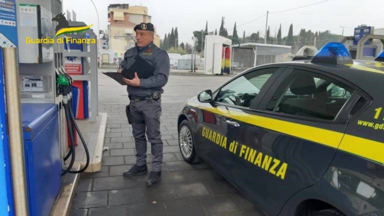 Riccione, distributore non comunica i prezzi: rischia una multa di oltre 3mila euro Riccione, distributore non comunica i prezzi: rischia una multa di oltre 3mila euro