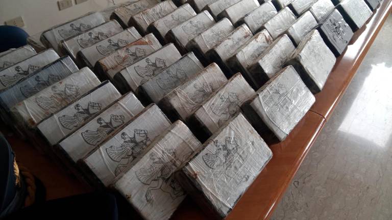 Ravenna, maxi-sequestro di 150 chili di cocaina da 25 milioni di euro - VIDEO GALLERY Ravenna, maxi-sequestro di 150 chili di cocaina da 25 milioni di euro - VIDEO GALLERY