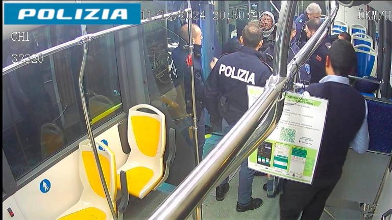 Brutale aggressione a un disabile sul bus Cesena-Cesenatico: due arrresti Brutale aggressione a un disabile sul bus Cesena-Cesenatico: due arrresti