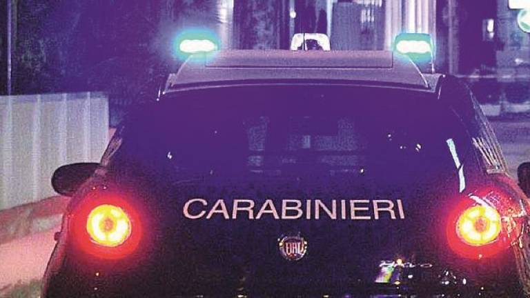 Esplosione al bancomat a Taverna, bottino da 15mila euro Esplosione al bancomat a Taverna, bottino da 15mila euro