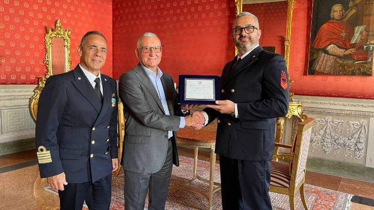 Ravenna, trova il bottino di un furto: risale al proprietario grazie alla partecipazione di matrimonio Ravenna, trova il bottino di un furto: risale al proprietario grazie alla partecipazione di matrimonio