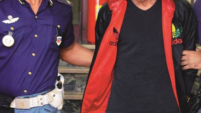 Ladri scoperti aggrediscono i residenti, ma fuggendo fanno a pugni tra loro Ladri scoperti aggrediscono i residenti, ma fuggendo fanno a pugni tra loro