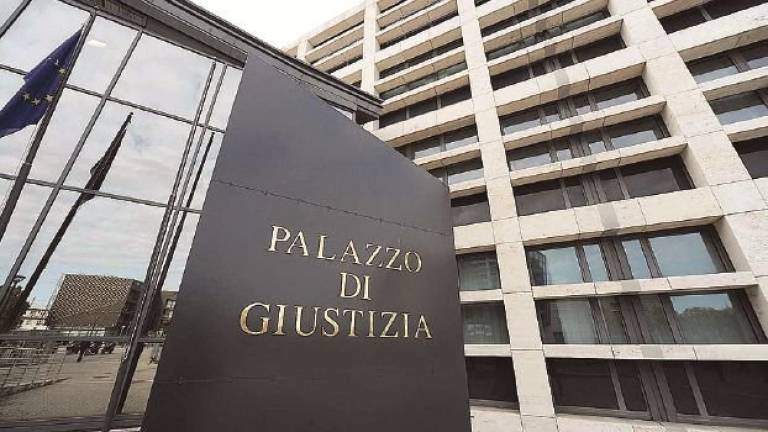 Intasca mezzo milione di polizze dei clienti, condannato a Rimini Intasca mezzo milione di polizze dei clienti, condannato a Rimini