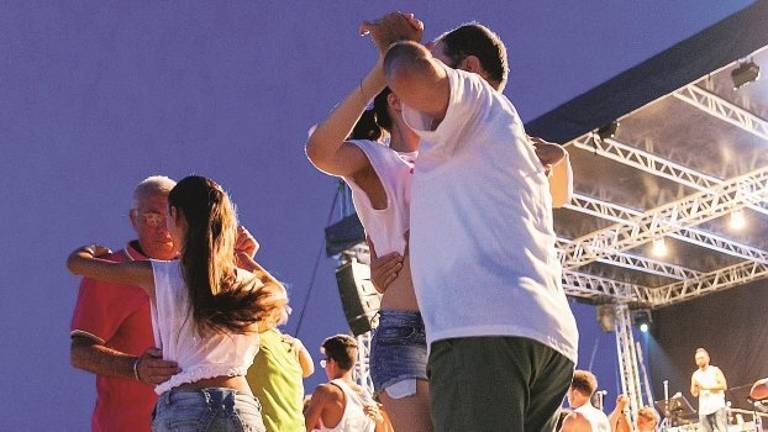 A processo a Ravenna per dieci coppie che ballavano, assolto titolare del bagno A processo a Ravenna per dieci coppie che ballavano, assolto titolare del bagno