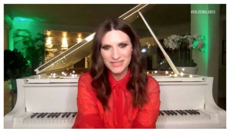 Laura Pausini vince il Golden Globe / L'EMOZIONANTE VIDEO Laura Pausini vince il Golden Globe / L'EMOZIONANTE VIDEO
