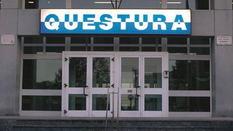 Espulso, si sposa e torna dal marito: viado arrestato, ieri l’assoluzione Espulso, si sposa e torna dal marito: viado arrestato, ieri l’assoluzione