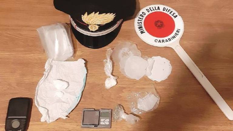 Cesena: prova a ingoiare cocaina per farla franca, arrestato Cesena: prova a ingoiare cocaina per farla franca, arrestato