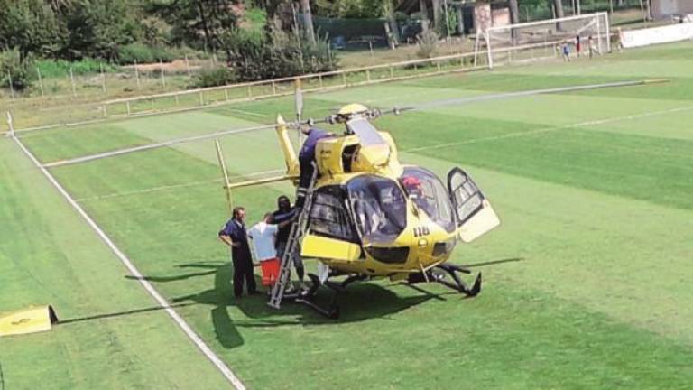 Auto fuori strada, feriti portati a Cesena. Ma si rompe l’elicottero del 118 Auto fuori strada, feriti portati a Cesena. Ma si rompe l’elicottero del 118