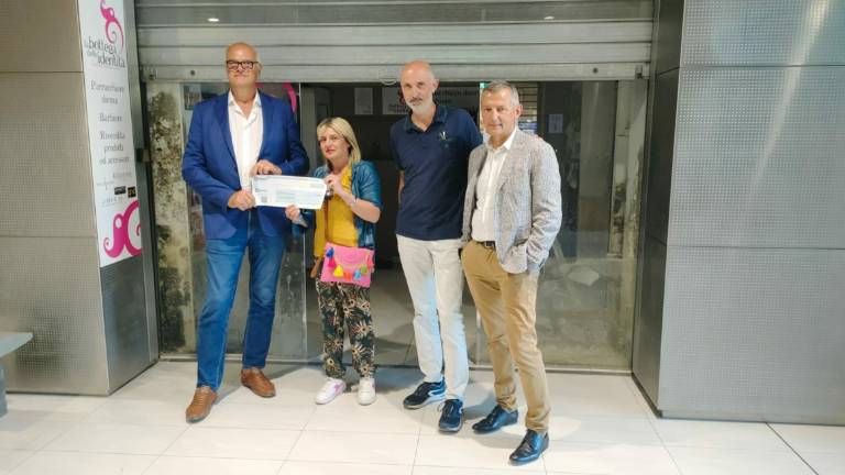 Cesena, Confesercenti aiuta due attività ancora chiuse nella galleria Lungosavio Cesena, Confesercenti aiuta due attività ancora chiuse nella galleria Lungosavio