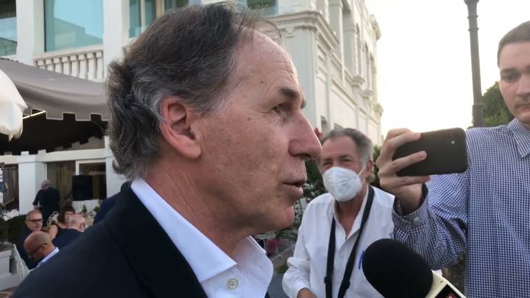 Calcio, a Franco Baresi il premio Azeglio Vicini: Il primo ct che ha creduto in me VIDEO Calcio, a Franco Baresi il premio Azeglio Vicini: Il primo ct che ha creduto in me VIDEO