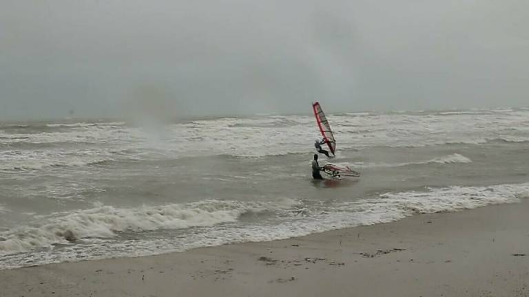 Ravenna, darsena sferzata dal maltempo / VIDEO Ravenna, darsena sferzata dal maltempo / VIDEO