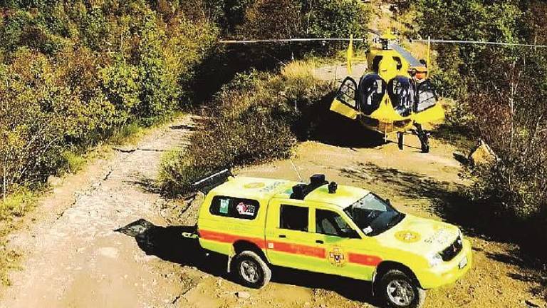 Cade dalla e-bike lungo il sentiero Cai, paura per 54enne Cade dalla e-bike lungo il sentiero Cai, paura per 54enne