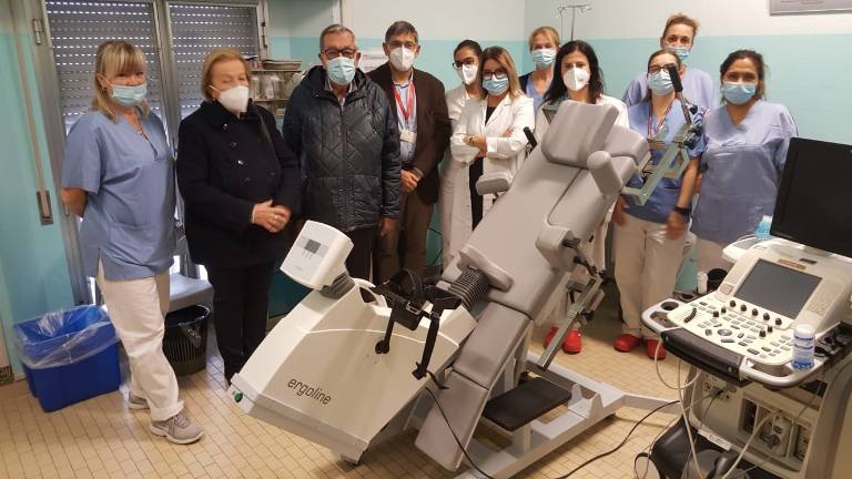 Faenza, da “Amici della Cardiologia” una preziosa donazione all'ospedale Faenza, da “Amici della Cardiologia” una preziosa donazione all'ospedale
