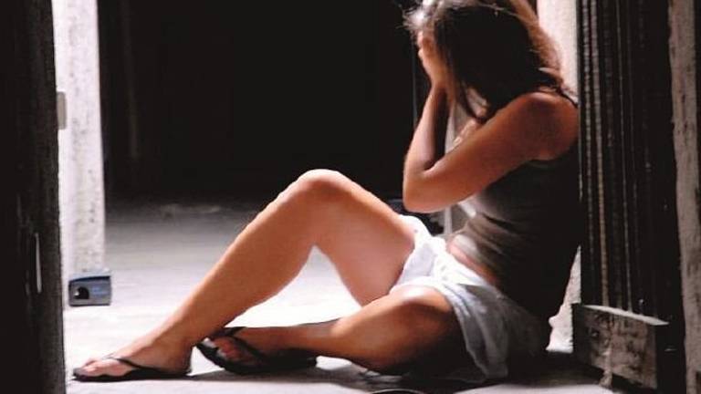 Vittima di abusi dal padre adottivo: l'uomo condannato a nove anni Vittima di abusi dal padre adottivo: l'uomo condannato a nove anni
