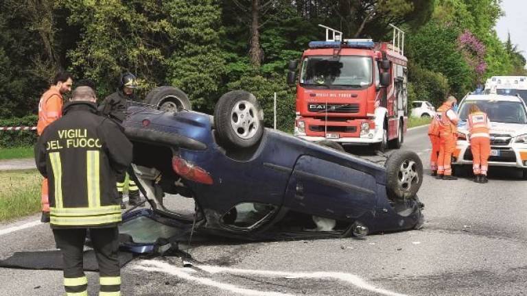 Sbalzata fuori dall’abitacolo: muore sul colpo cuoca di 29 anni Sbalzata fuori dall’abitacolo: muore sul colpo cuoca di 29 anni