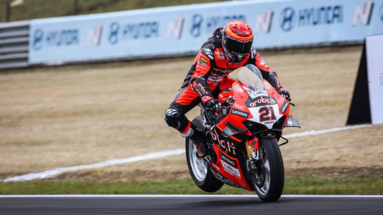 Superbike, Gp Repubblica Ceca: Bautista vince e firma il podio numero 1000 della Ducati. Rinaldi chiude 7° Superbike, Gp Repubblica Ceca: Bautista vince e firma il podio numero 1000 della Ducati. Rinaldi chiude 7°