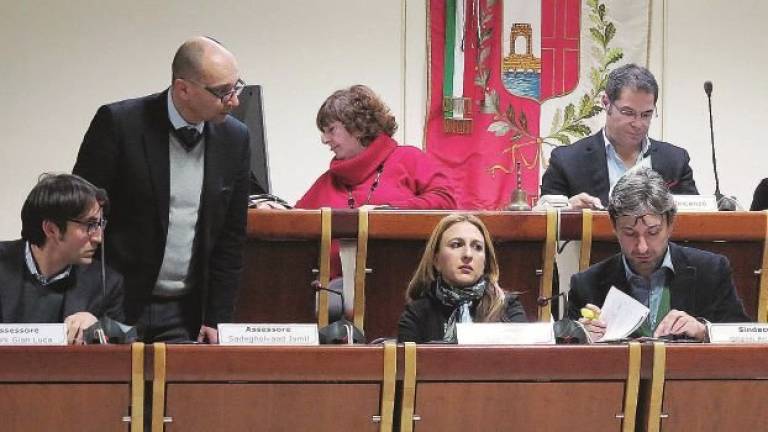 Capo di gabinetto senza laurea: ora pagano sindaco ed ex assessori Capo di gabinetto senza laurea: ora pagano sindaco ed ex assessori