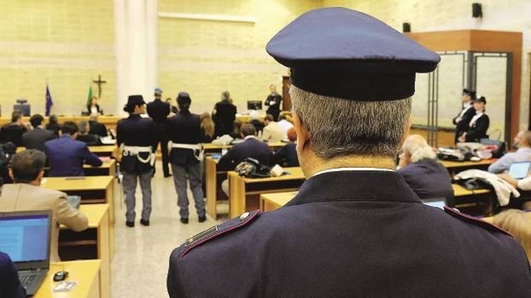 Truffa, falso, calunnia: chiesto il processo per un’avvocata a Rimini Truffa, falso, calunnia: chiesto il processo per un’avvocata a Rimini