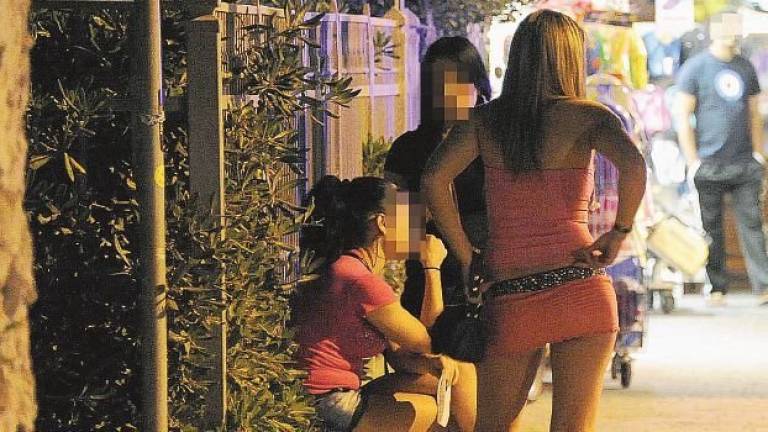 Rimini, carabiniere condannato per prostituzione. Ma può tenere la divisa Rimini, carabiniere condannato per prostituzione. Ma può tenere la divisa
