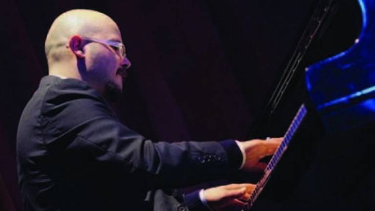 Jazz a domicilio: venerdì e domenica i live di Nico Menci Trio e Matteo Raggi Jazz a domicilio: venerdì e domenica i live di Nico Menci Trio e Matteo Raggi