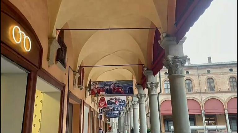 Imola si veste di nuovi colori per la Formula Uno Imola si veste di nuovi colori per la Formula Uno