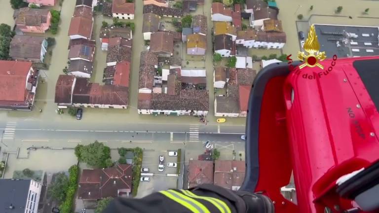 Le ferite di Ravenna dall'elicottero dei Vigili del Fuoco VIDEO Le ferite di Ravenna dall'elicottero dei Vigili del Fuoco VIDEO