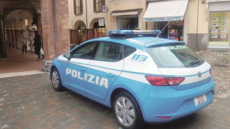 Rubano ori per quasi 10mila euro in una storica gioielleria in centro Rubano ori per quasi 10mila euro in una storica gioielleria in centro