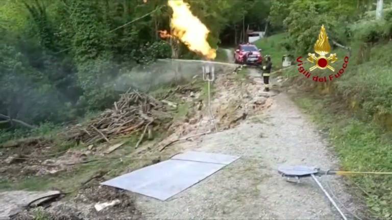 Galeata, i Vigili del Fuoco mettono al sicuro un serbatoio Gpl VIDEO Galeata, i Vigili del Fuoco mettono al sicuro un serbatoio Gpl VIDEO