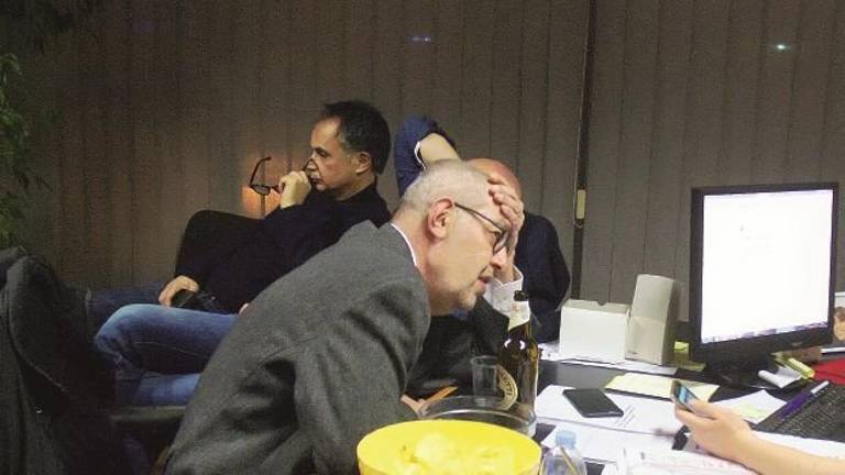 Il Pd cerca di raccogliere i cocci. «Ma non faremo la stampella» Il Pd cerca di raccogliere i cocci. «Ma non faremo la stampella»
