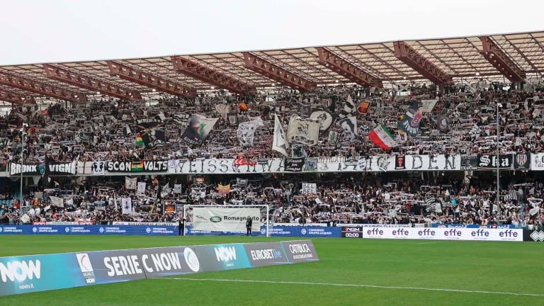 “Romagna capitale” al Manuzzi, uno spettacolo di tifo che si rinnova in Cesena-Pescara VIDEO “Romagna capitale” al Manuzzi, uno spettacolo di tifo che si rinnova in Cesena-Pescara VIDEO