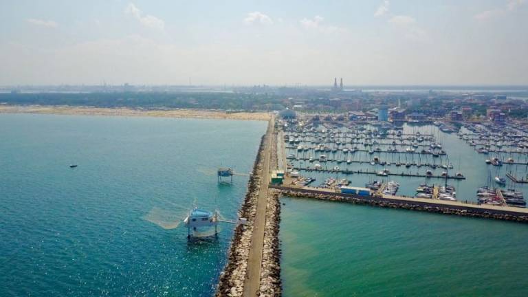 Ravenna, trovato il compromesso sui lavori alla diga di Marina Ravenna, trovato il compromesso sui lavori alla diga di Marina