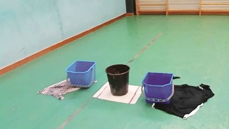 Scuola piena di guai, genitori in pressing dopo 16 sos a vuoto Scuola piena di guai, genitori in pressing dopo 16 sos a vuoto