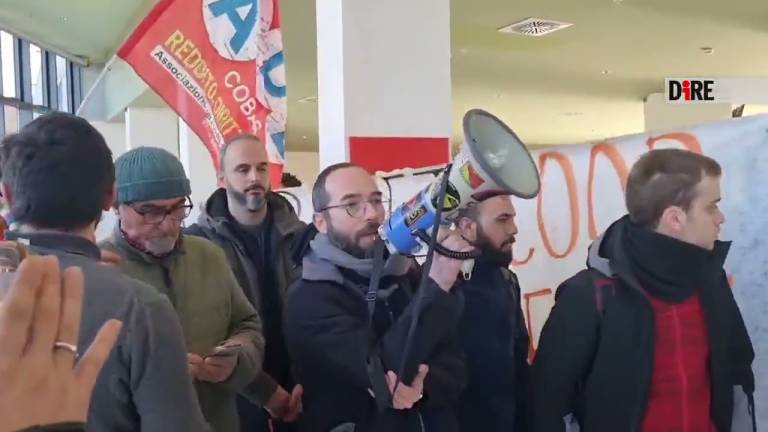 Cesena, i Cobas: Aster Coop, lavoratore licenziato perché ha scioperato VIDEO Cesena, i Cobas: Aster Coop, lavoratore licenziato perché ha scioperato VIDEO