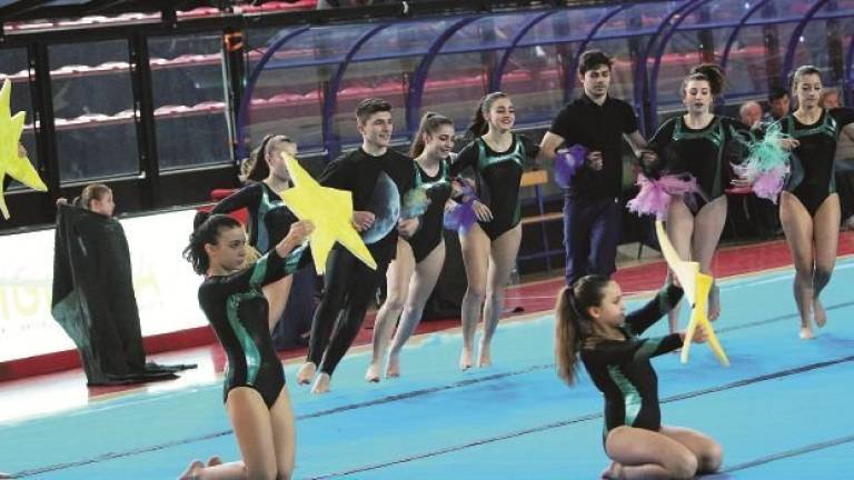 Santo Stefano dedicato ai ragazzi con l'esibizione di 300 atleti Santo Stefano dedicato ai ragazzi con l'esibizione di 300 atleti