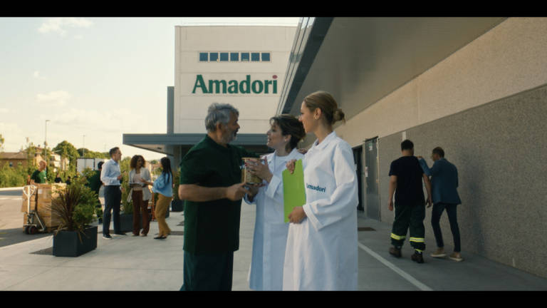 Cesena, i dipendenti di Amadori diventano attori nel nuovo spot pubblicitario Cesena, i dipendenti di Amadori diventano attori nel nuovo spot pubblicitario
