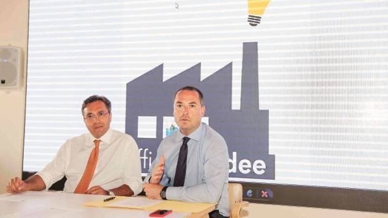 Vuoto di idee e di nuove proposte? Nasce il progetto “Officina politica” Vuoto di idee e di nuove proposte? Nasce il progetto “Officina politica”