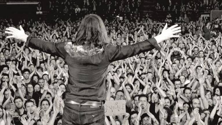 Siamo gli Afterhours da 30 anni e suoniamo per voi... al cinema Siamo gli Afterhours da 30 anni e suoniamo per voi... al cinema